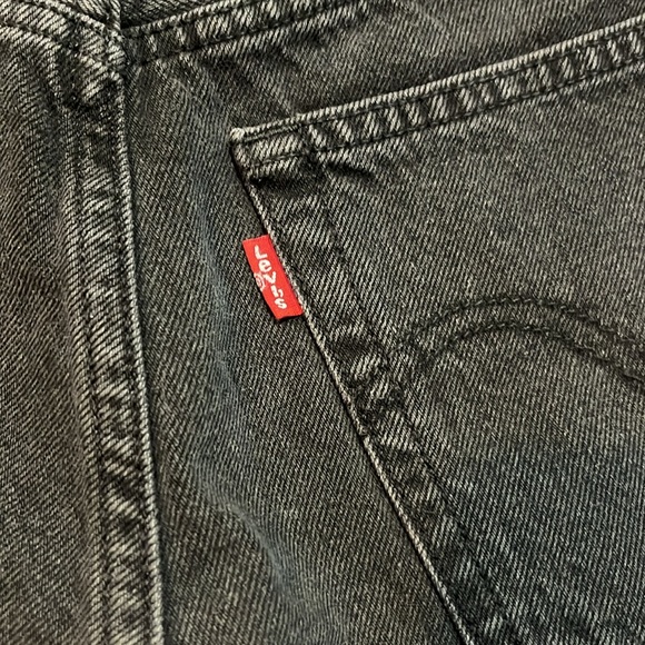 Levi’s black wash cutoff high rise jean shorts size 24 button fly - Picture 7 of 10